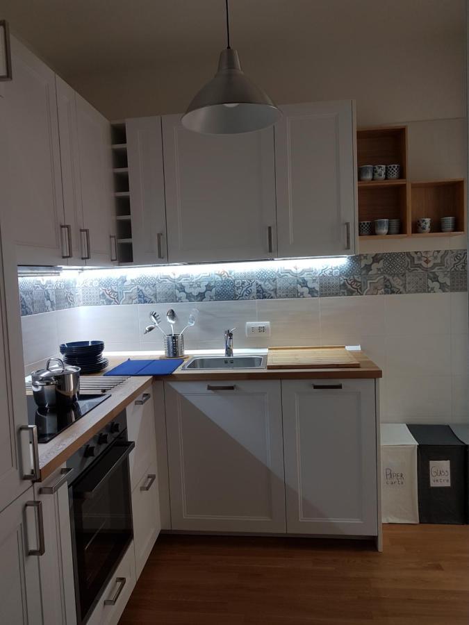 Central Apartment Con Tre Camere Da Letto Locorotondo Bagian luar foto