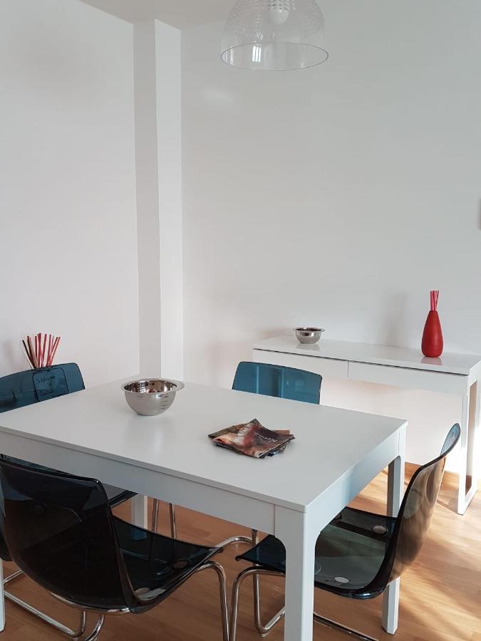 Central Apartment Con Tre Camere Da Letto Locorotondo Bagian luar foto