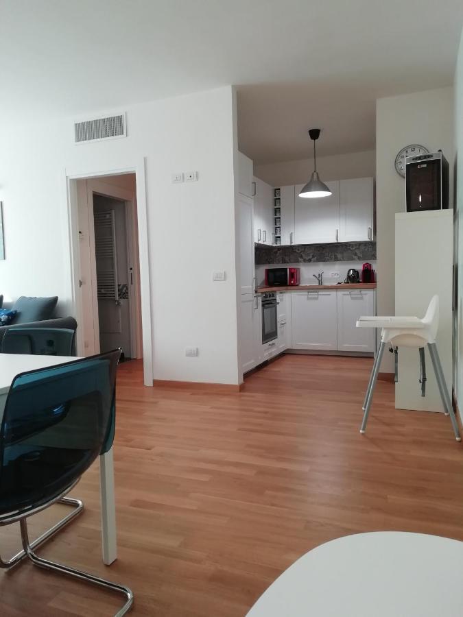 Central Apartment Con Tre Camere Da Letto Locorotondo Bagian luar foto